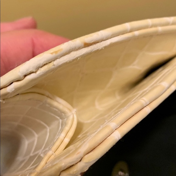 Jeanne Lottie Vintage Cream Mini Bag with Crocodile Texture and Detachable Strap - Picture 15 of 15